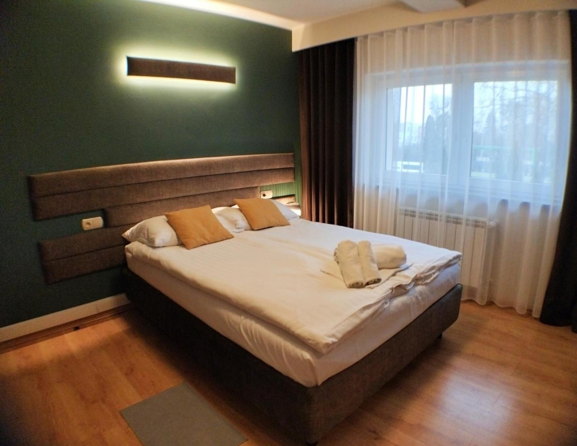 Bankietowa Hotel & Restauracja 오스토프 빌코폴스키 외부 사진