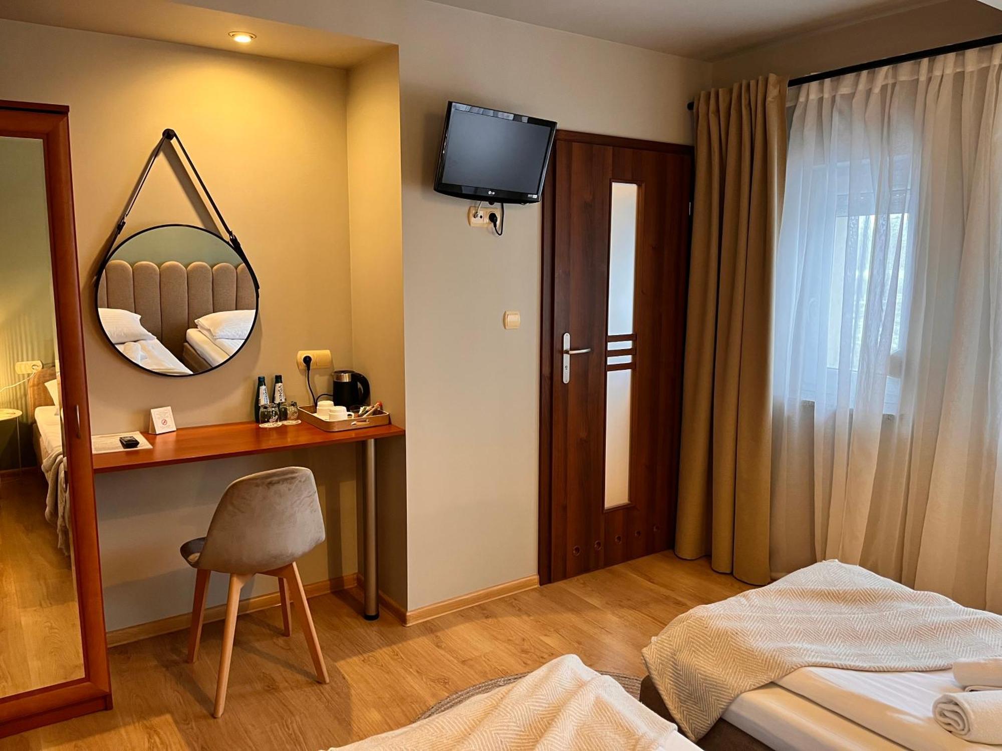 Bankietowa Hotel & Restauracja 오스토프 빌코폴스키 외부 사진